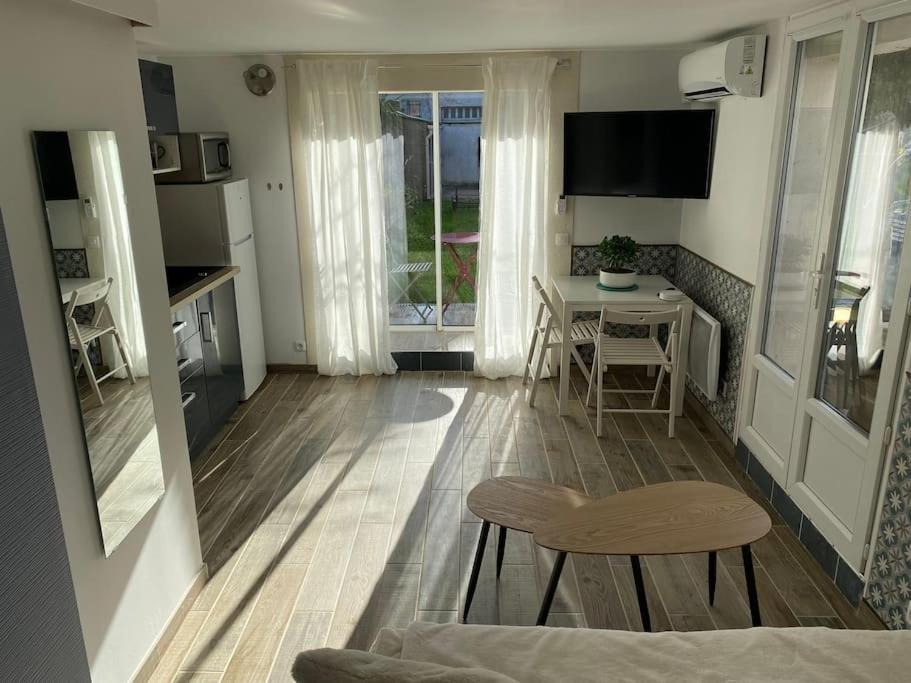Charmant Studio Avec Jardin Αβινιόν Εξωτερικό φωτογραφία